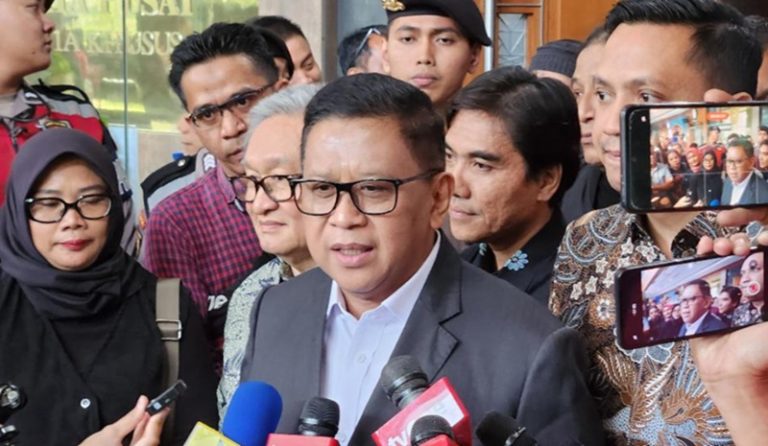 hasto-mengaku-diancam-dipidanakan-jika-tak-mundur-dari-sekjen-pdip-26062025-205931