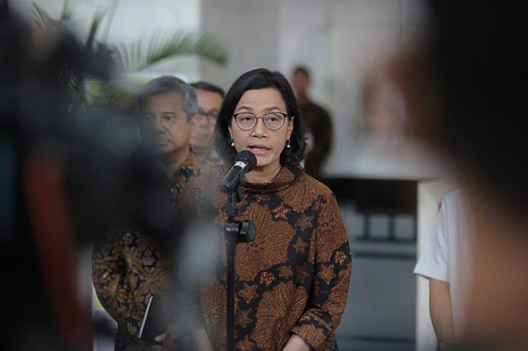 sri-mulyani-minta-dirjen-bea-cukai-berantas-aktivitas-ekonomi-ilegal-23052025-161627