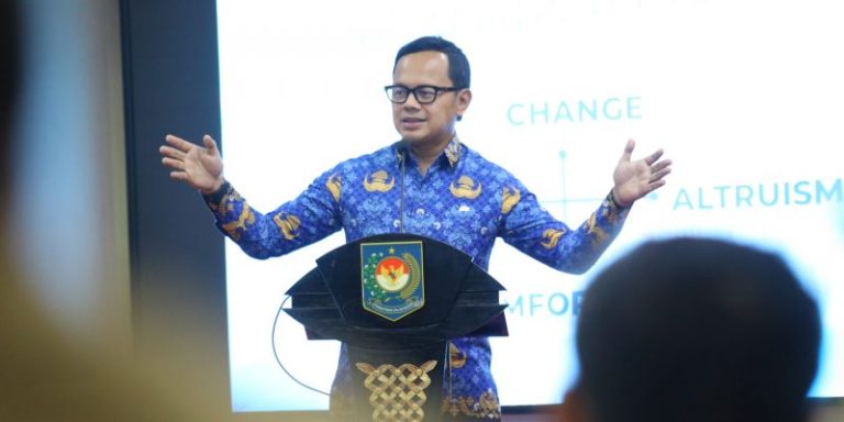 wakil-menteri-dalam-negeri-bima-arya-1-14062025-131210