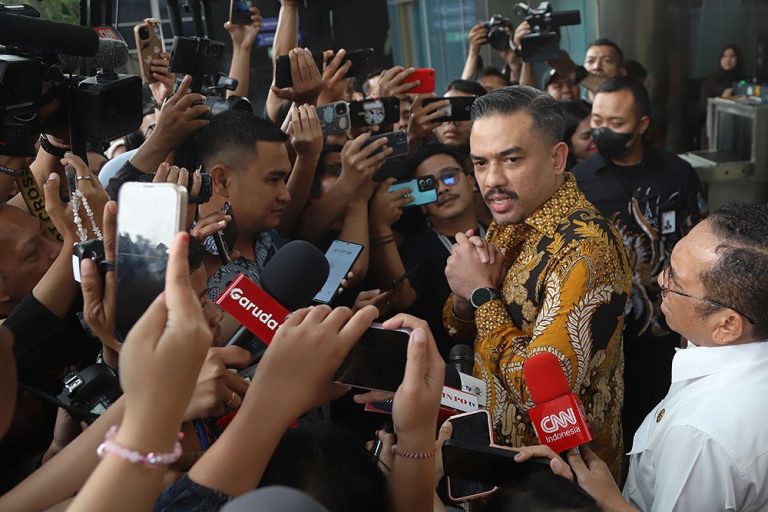 bantah-gunakan-uang-negara-istri-ke-luar-negeri-menteri-umkm-1-rupiah-pun-tidak-ada-04072025-172657