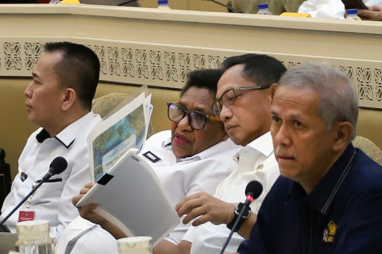 raker-komisi-ii-dengan-kemdagri-bahas-kebijakan-transfer-dana-otonomi-dan-infrastruktur-papua0-02072025-152656