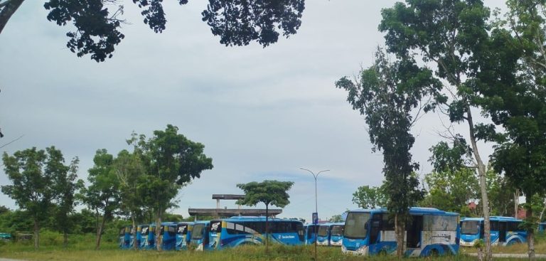 Bus Metro rusak