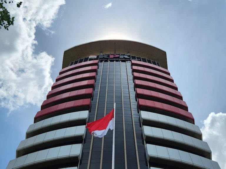kpk-rampungkan-pemeriksaan-travel-jawa-timur-dalam-kasus-kuota-haji-2024-01102025-204645