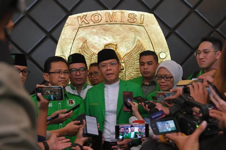 sk-baru-menkum-supratman-satukan-ppp-mardiono-ketum-agus-jadi-waketum-06102025-165109
