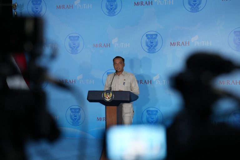 prabowo-minta-disiplin-prosedur-ditingkatkan-untuk-makan-bergizi-gratis-06012026-231402