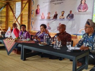 Ketua Umum  PWI Pusat  Soroti Pentingnya Ekosistem Informasi Yang Adil bagi Masyarakat Adat di Rakernas AJMAN