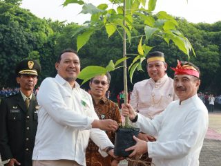 Kota Bekasi Dan Kementerian Kehutanan Republik Indonesia Tanda tangani Kerjasama Program penghijauan bertajuk Tri For Tree