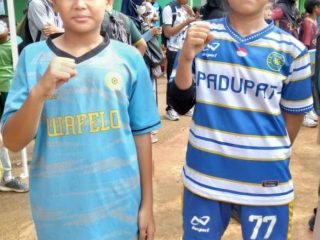 Kepala SDN Padurenan IV Apresiasi Prestasi Siswa Chairul dan Camelia Raih Juara I Atletik O2SN