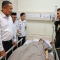 Mobil Distribusi MBG Tabrak Pedagang di Aren Jaya, Wali Kota Bekasi Pastikan Korban Ditangani Hingga Pulih