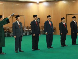 Wali Kota Bekasi Lantik Pengurus Baznas Kota Bekasi, H. Sudarsono Pimpin Periode 2026–2031