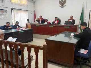 Kuasa Hukum Rida K Liamsi Bacakan Eksepsi, Minta Hakim Putuskan Dakwaan Jaksa Batal demi Hukum