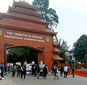 Aksi Petisi 26 Soroti Dugaan Penyimpangan Anggaran Pemkab Bogor, Massa Desak Aparat Usut Tuntas